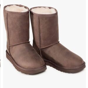 Ugg Women’s Classic Short Leather Boots